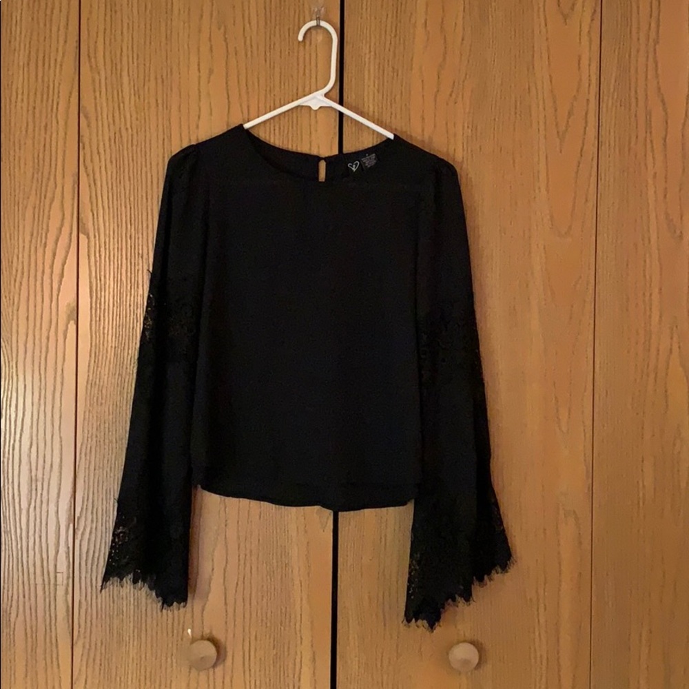 Women’s long sleeve Windsor Blouse. Size small